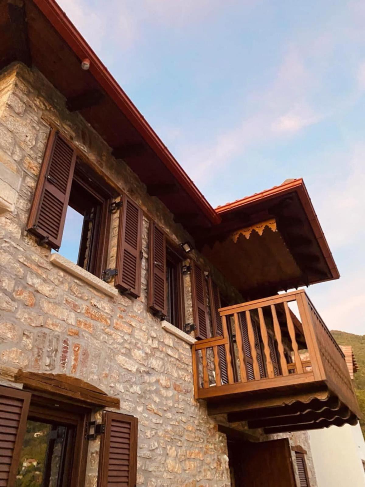 Guesthouse Amalia Kalesménon 外观 照片