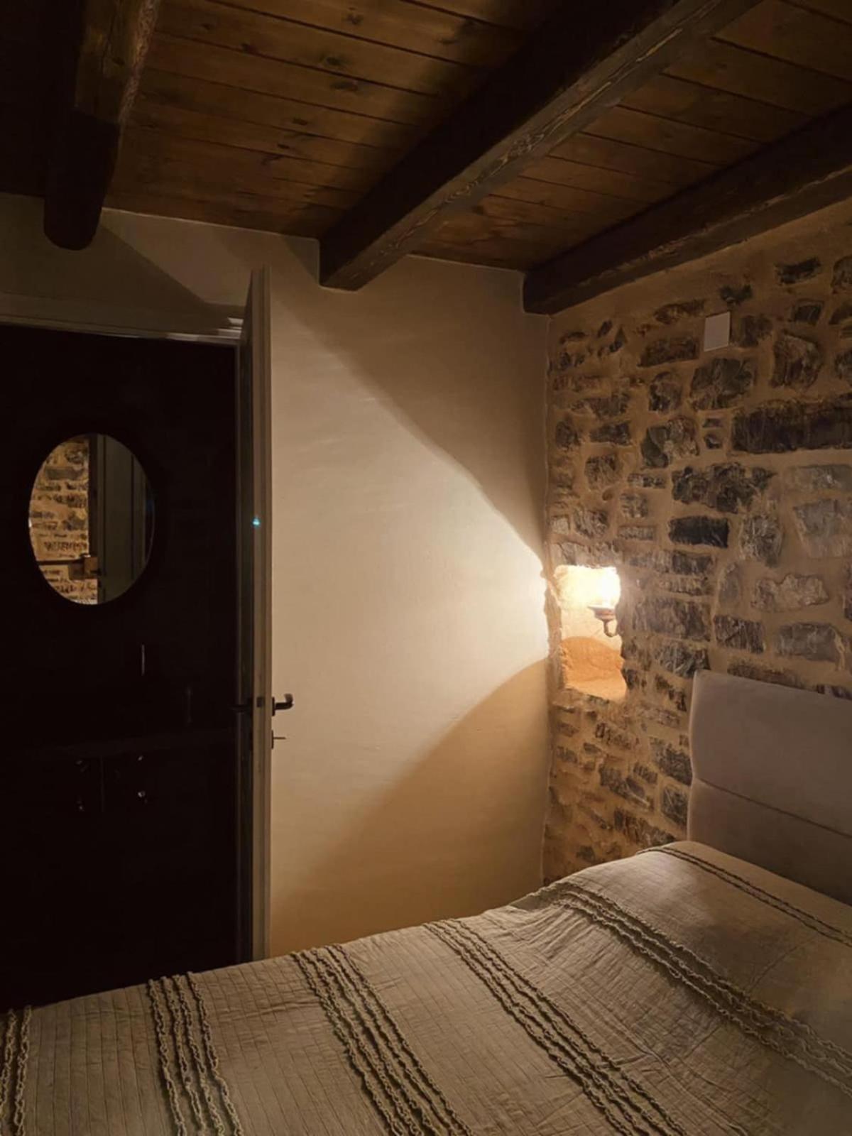 Guesthouse Amalia Kalesménon 外观 照片