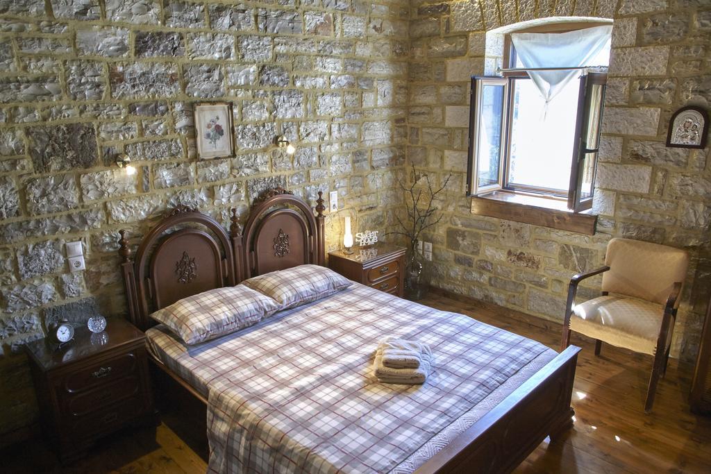 Guesthouse Amalia Kalesménon 外观 照片